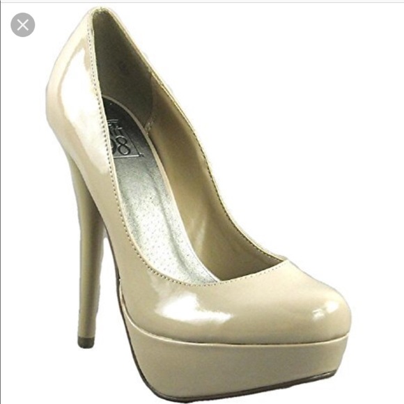 Speed Limit 98 Shoes - Creme Pumps